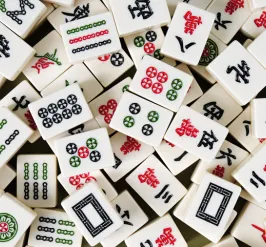 Mahjong playing pieces