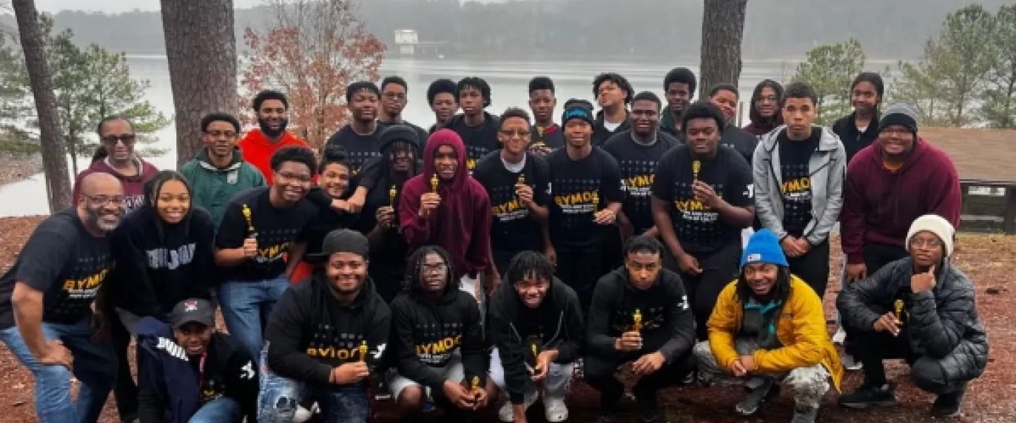 BYMOC group taking a group photo on Lake Allatoona 