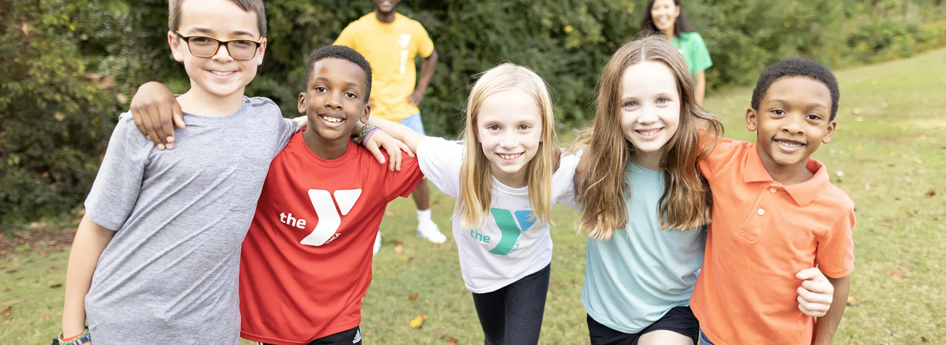 Group of smilling diverse children