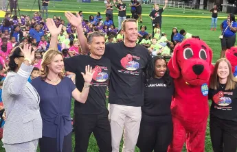 Mercedes-Benz USA and Safe Kids Worldwide Launch Clifford Takes a Ride and Kick Off National Book and Safety Tour