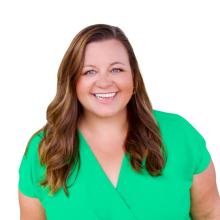 Erin Hight Headshot